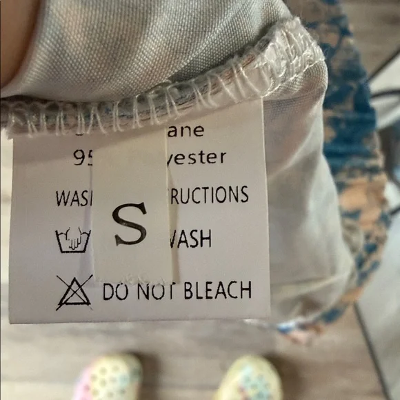 Blue and Cream Women's Printed Set (Almost Identical to the Commense version) - Picture 11 of 11